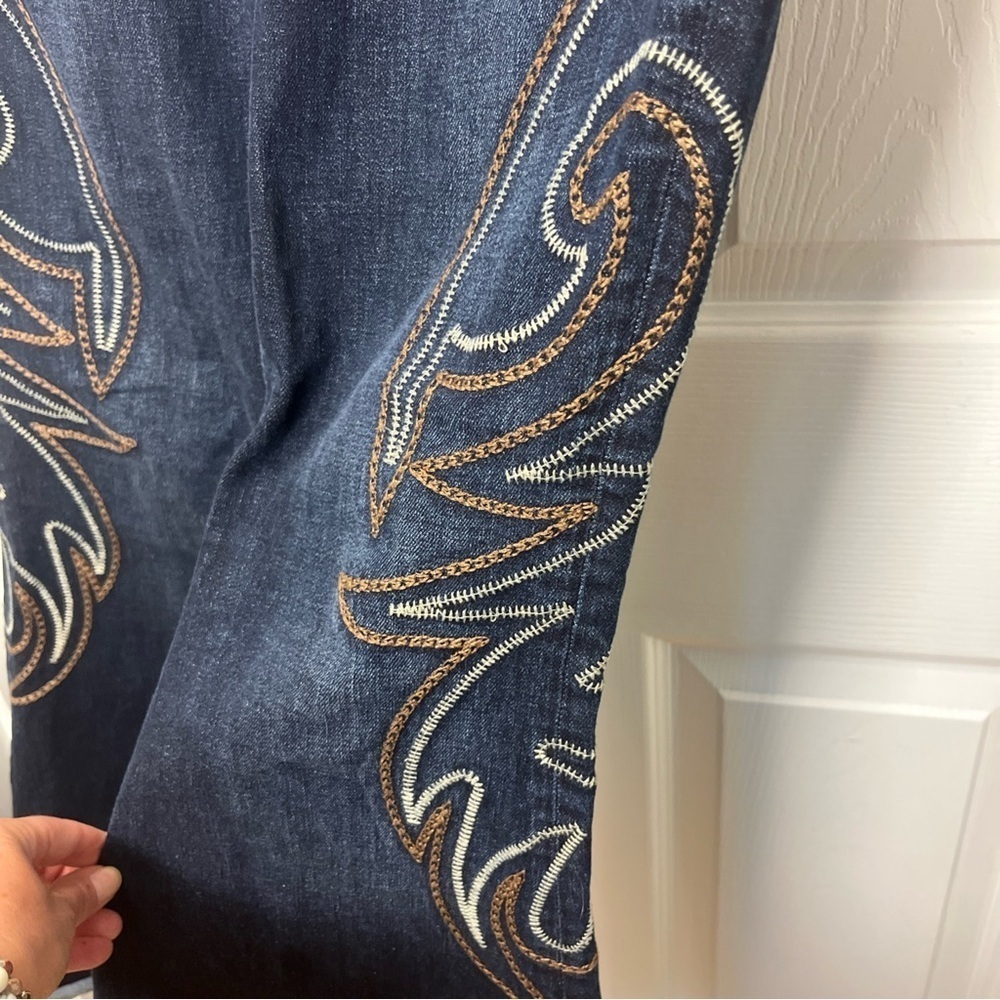 Shyanne Dark Blue Flared Jeans with Embroidered Detail Size 32 Bell bottom - Picture 3 of 14